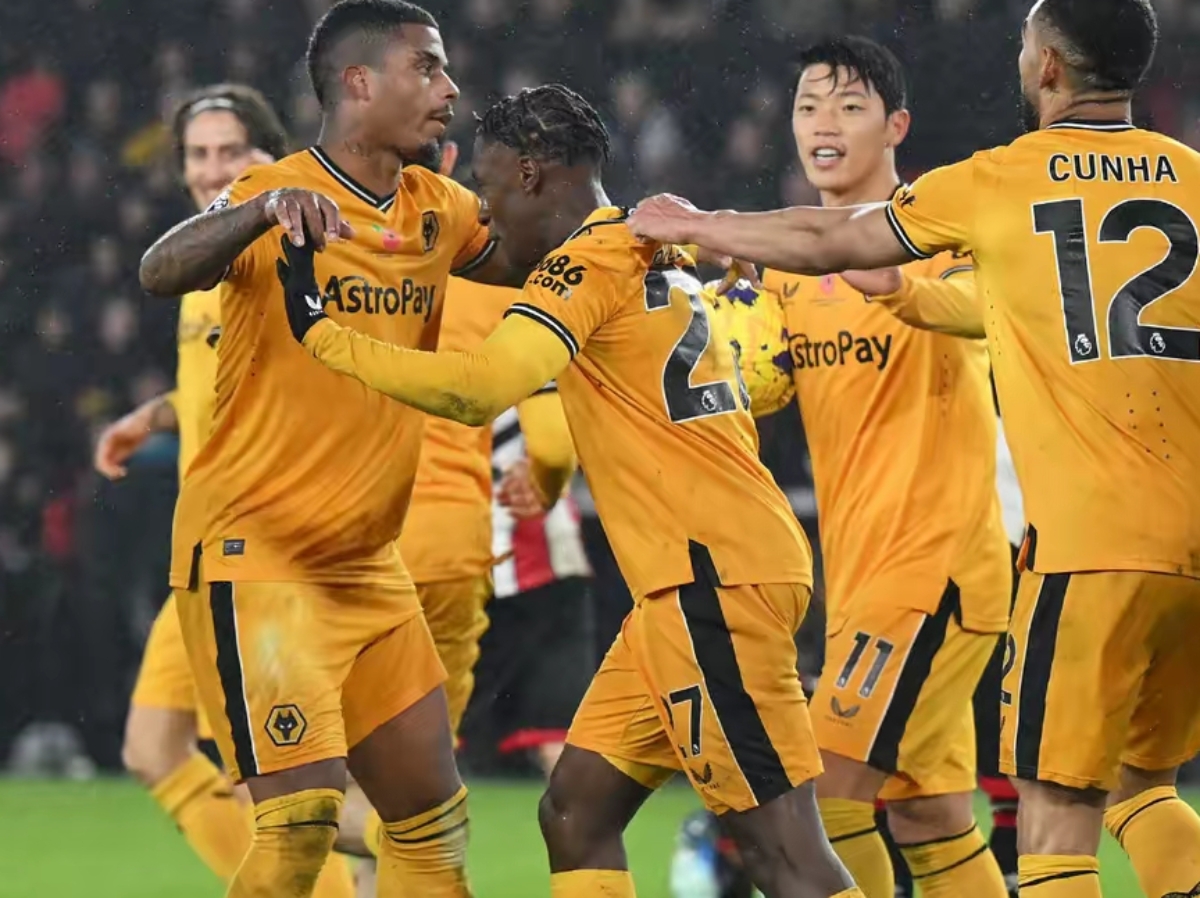 爱游戏官方入口-全球热议！英超场外八卦引关注的简单介绍