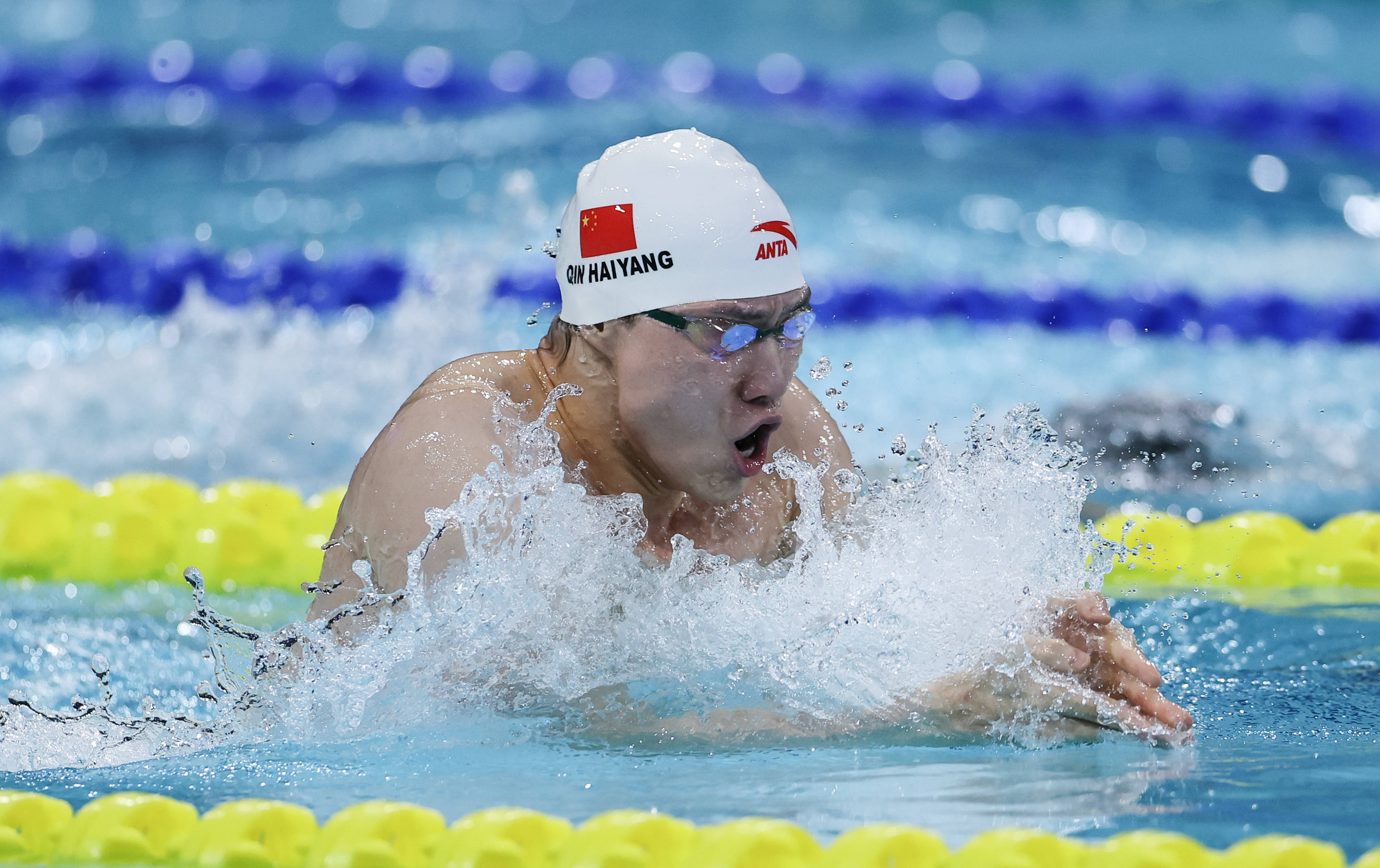 游泳选手发挥出色，荣膺最佳MVP