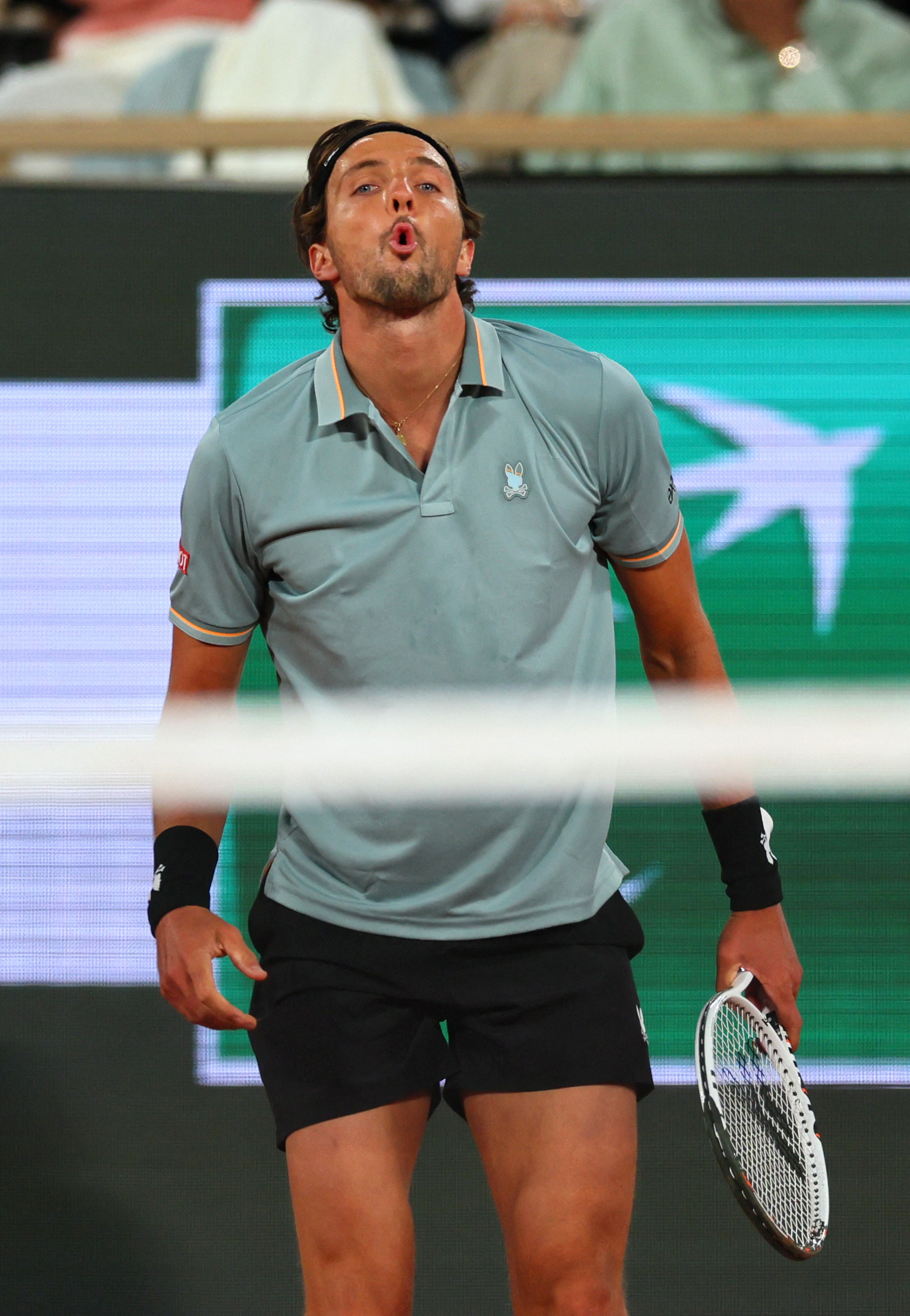 爱游戏官方入口-法网完胜联合杯，辛纳扛起全队