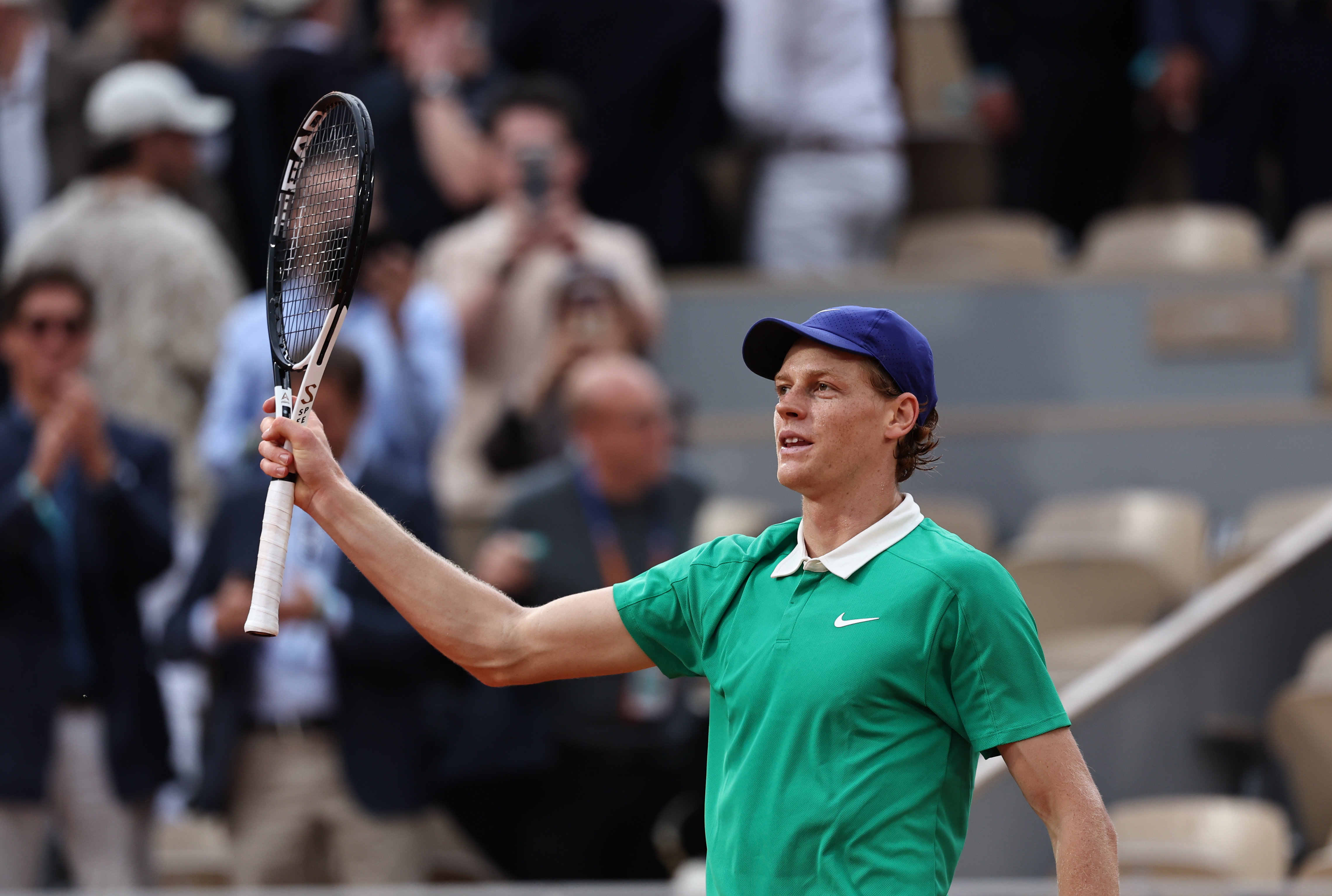 法网完胜联合杯，辛纳扛起全队