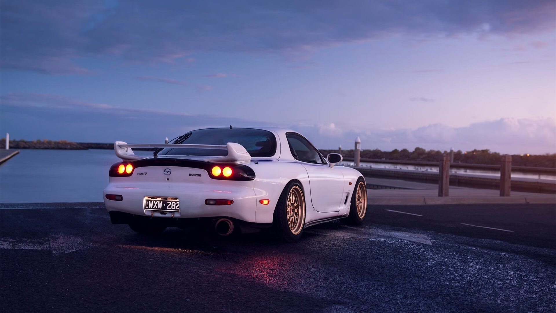 赛道逆袭，红牛二队的影子战争与周冠宇的破晓时刻