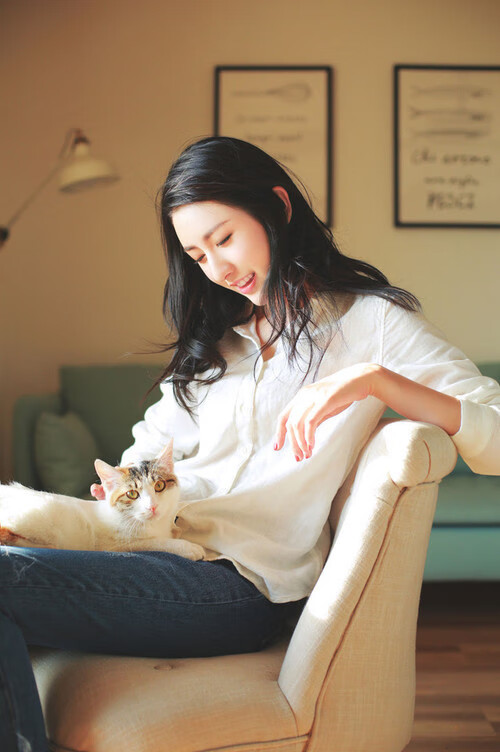 星夜之辉，迪亚斯一锤定音，莱比锡红牛如何淬炼出压倒那不勒斯的利刃？