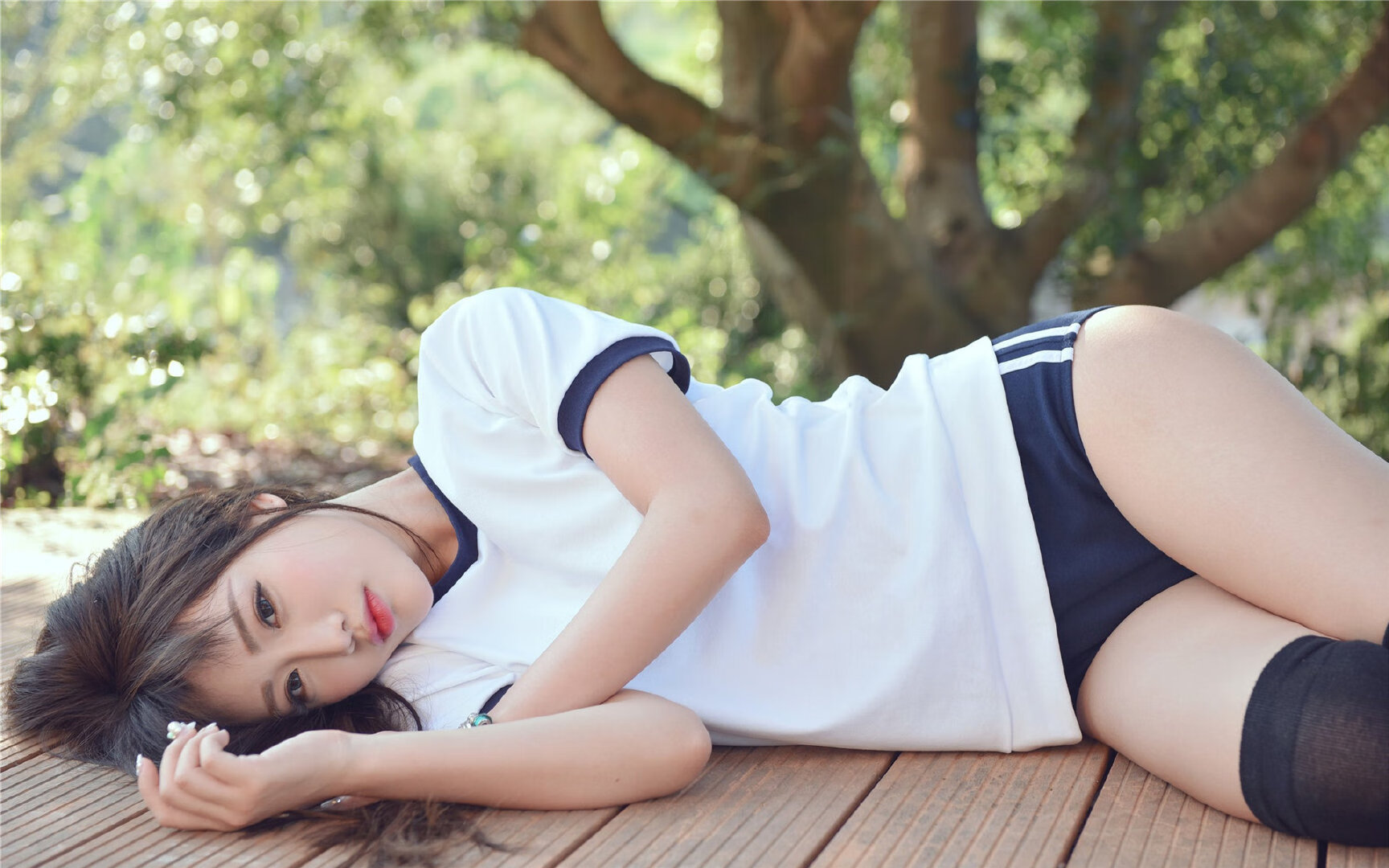 德甲争冠战之夜,当篮球巨星浓眉跨界成为足球胜负手