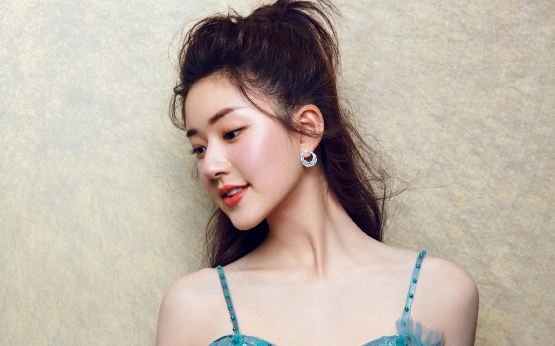 极速双城记,F1巴林风驰电掣启新章,马刺狂飙三分雨轻取步行者