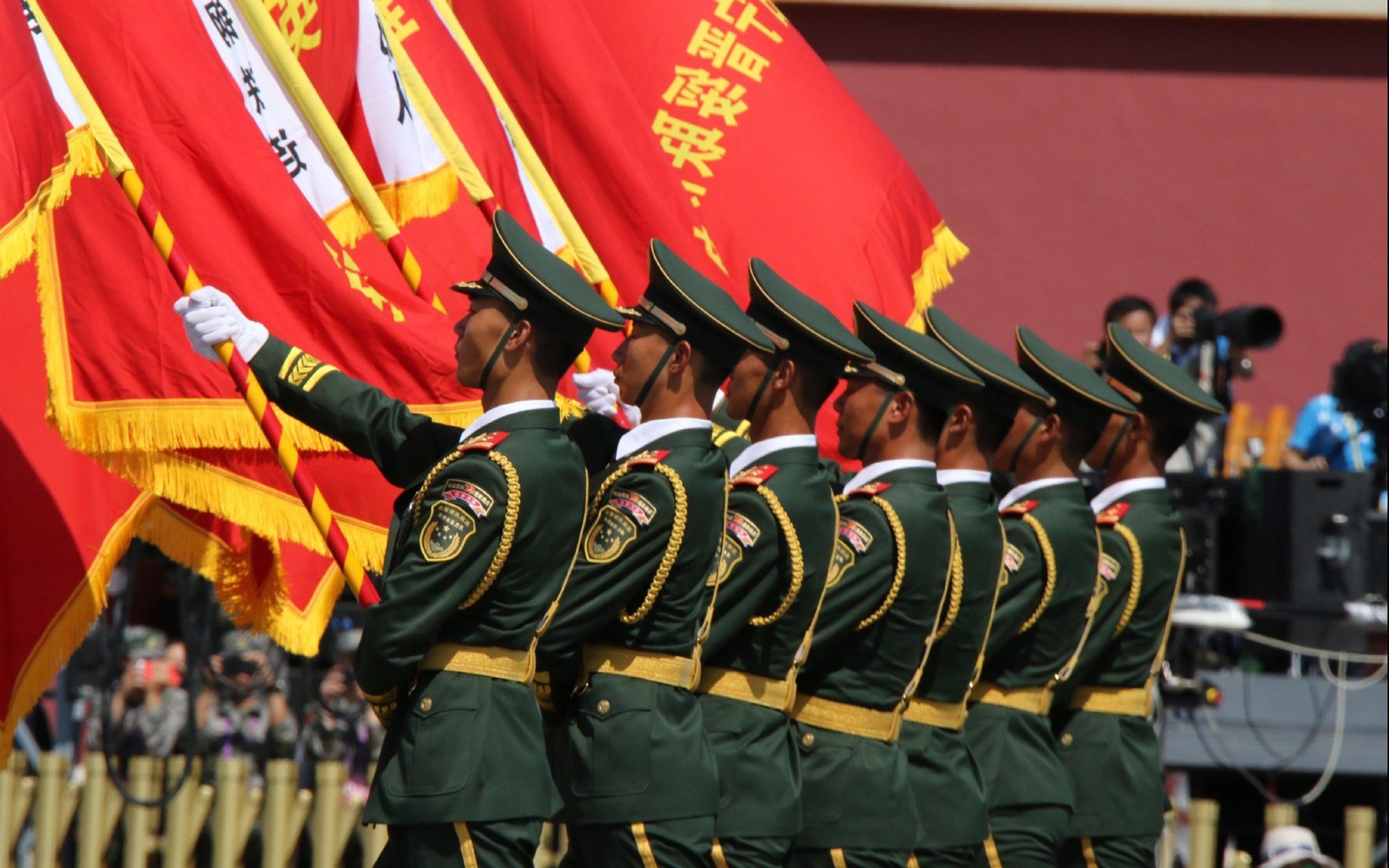 当秩序崩裂，2026世界杯H组焦点战，塔雷米用一场斯洛伐克式胜利解构巴西足球神话